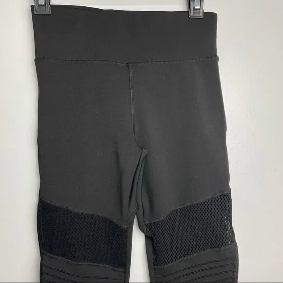 BSP Solid Black Knee Length Athletic Leggings Capris Stretchy Spandex size M - Picture 6 of 10